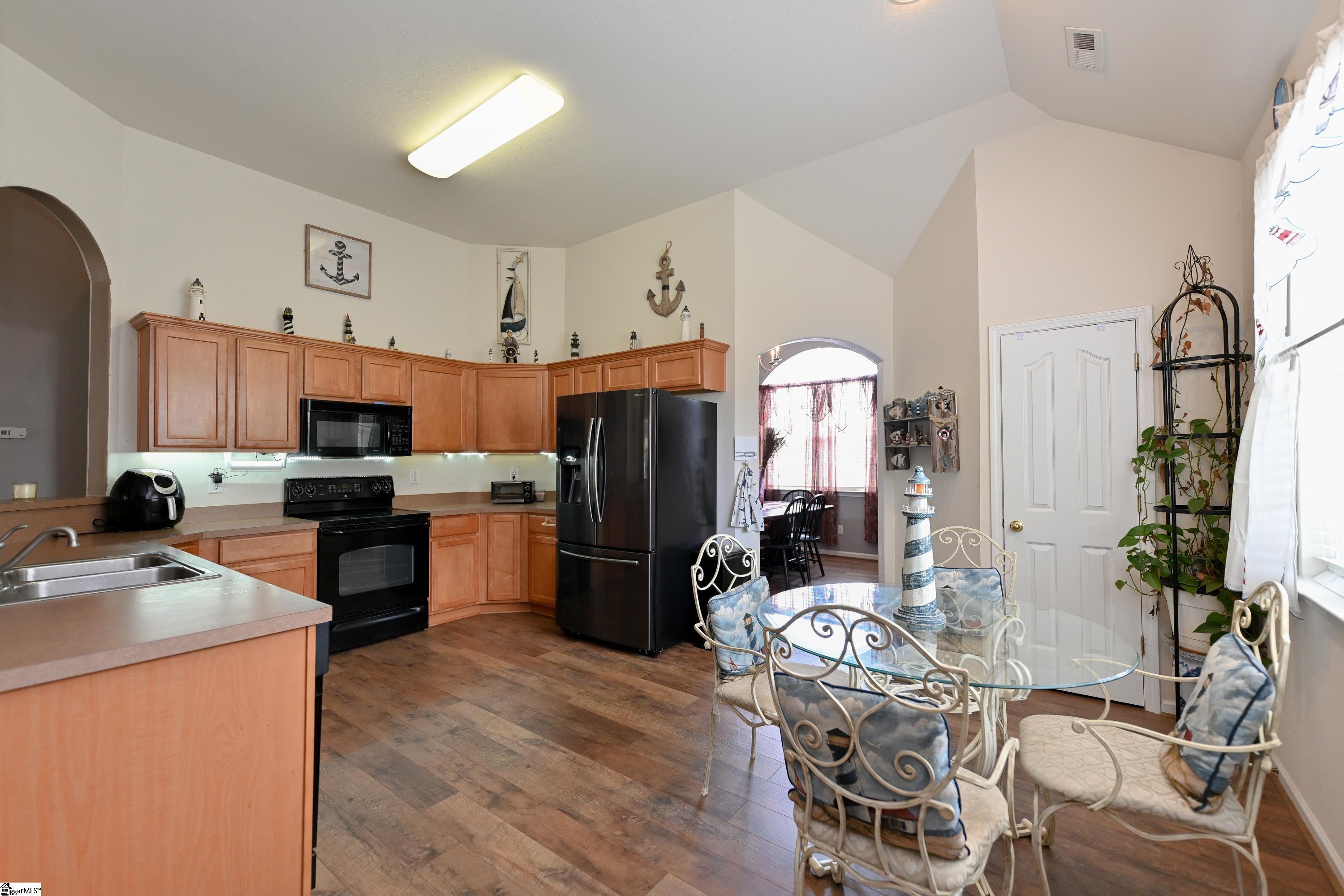 746 Tinder Boiling Springs Boiling Springs, SC 29316 - Photo 9 of 34 Gallery Image 9