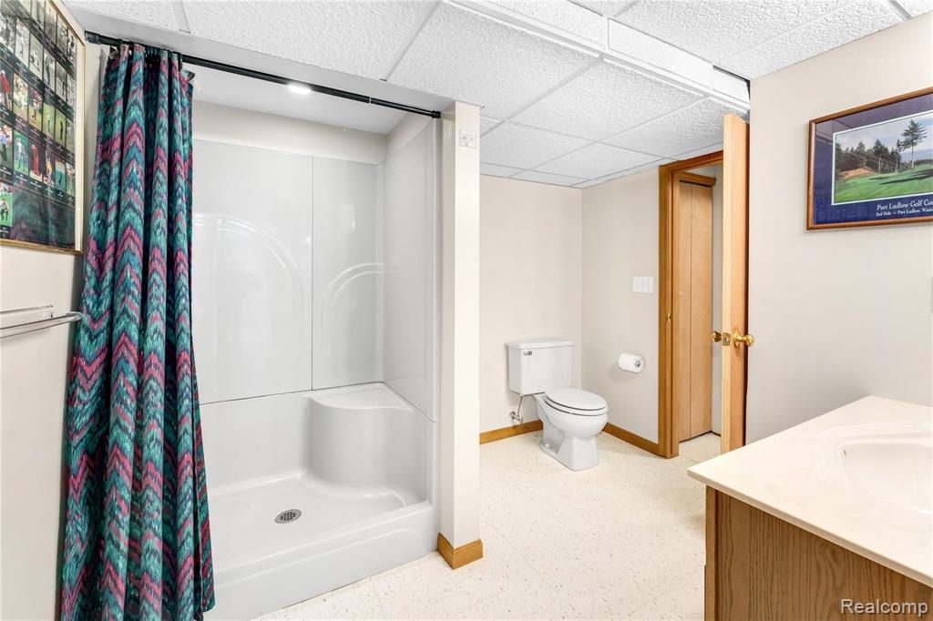 21565 Hall Road Woodhaven, MI 48183 - Photo 35 of 42
