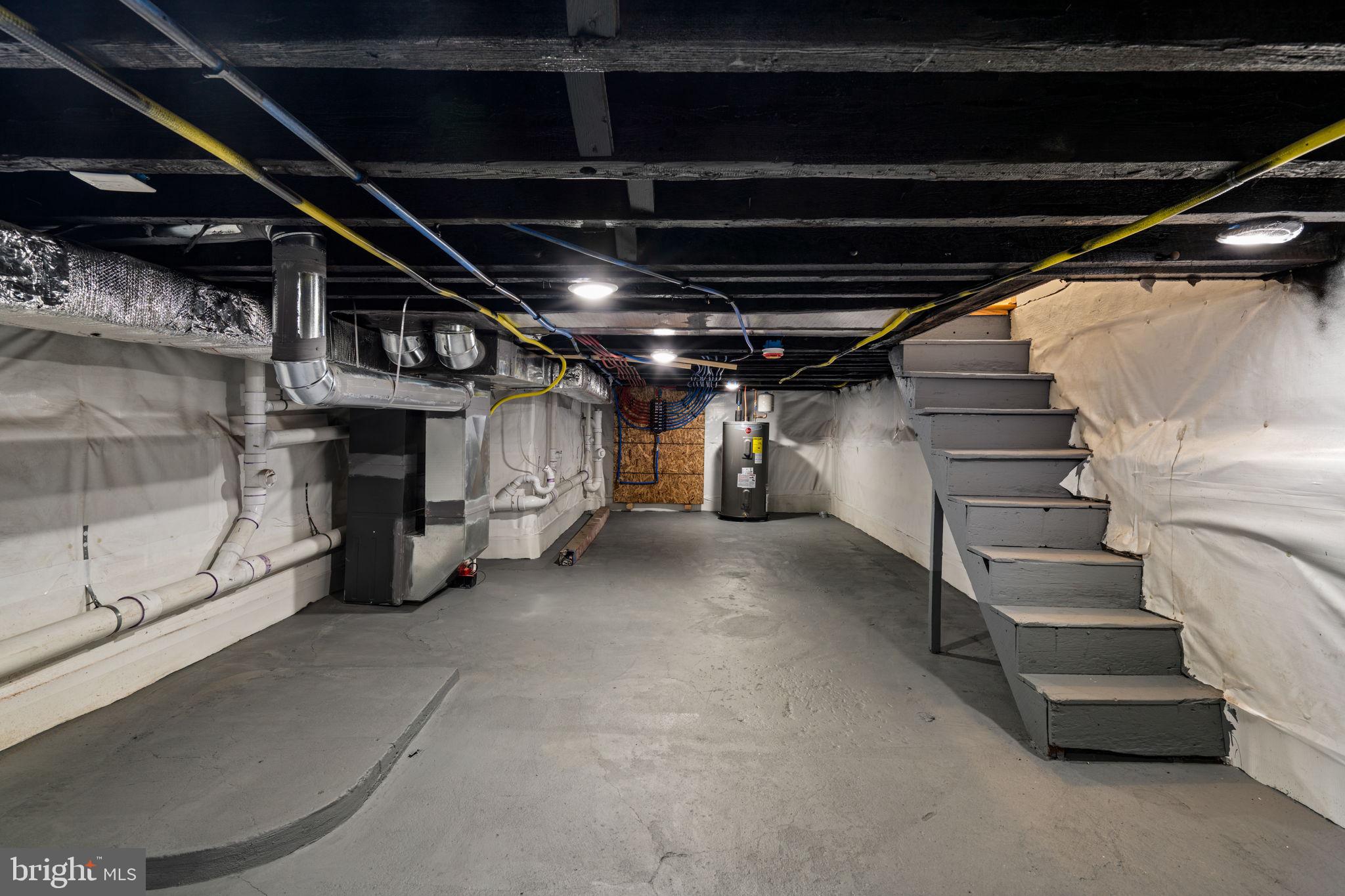 404 Pierce Street Philadelphia, PA 19148 - Photo 29 of 31 a view of empty room with stairs
