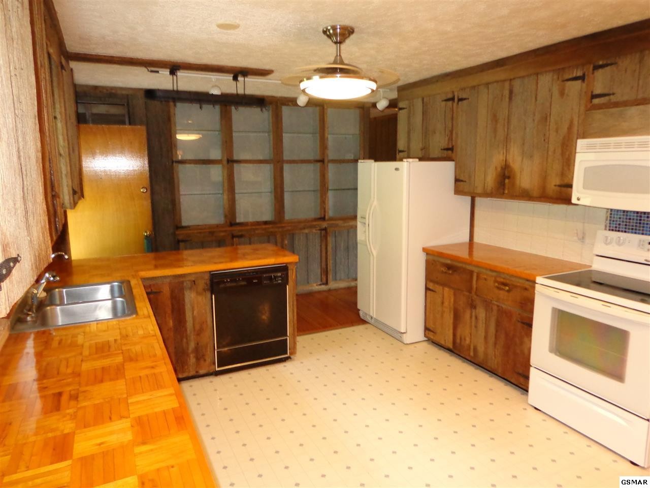 512 Cline Road Dandridge, TN 37725 - Photo 6 of 36 Gallery Image 6
