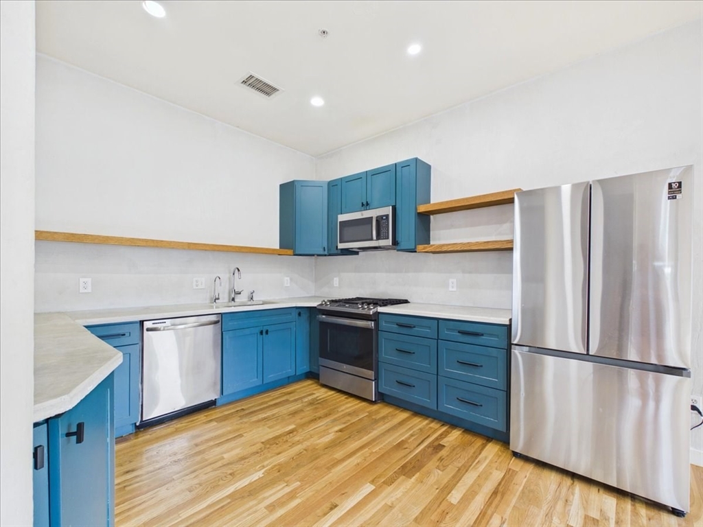 100 Pearl Street, Unit 13 Chelsea, MA 02150 - Photo 6 of 24