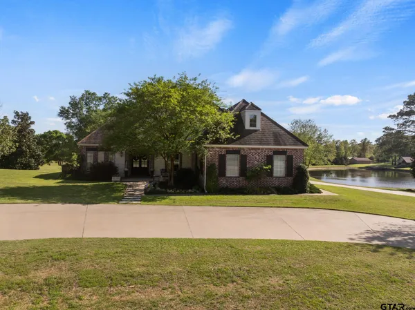 $899,000 | 6 County Road 1215, Pittsburg, TX 75686