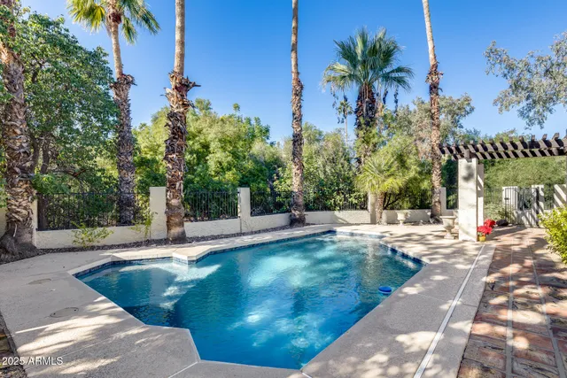 $865,000 | 1902 East Linger Lane, Phoenix, AZ 85020