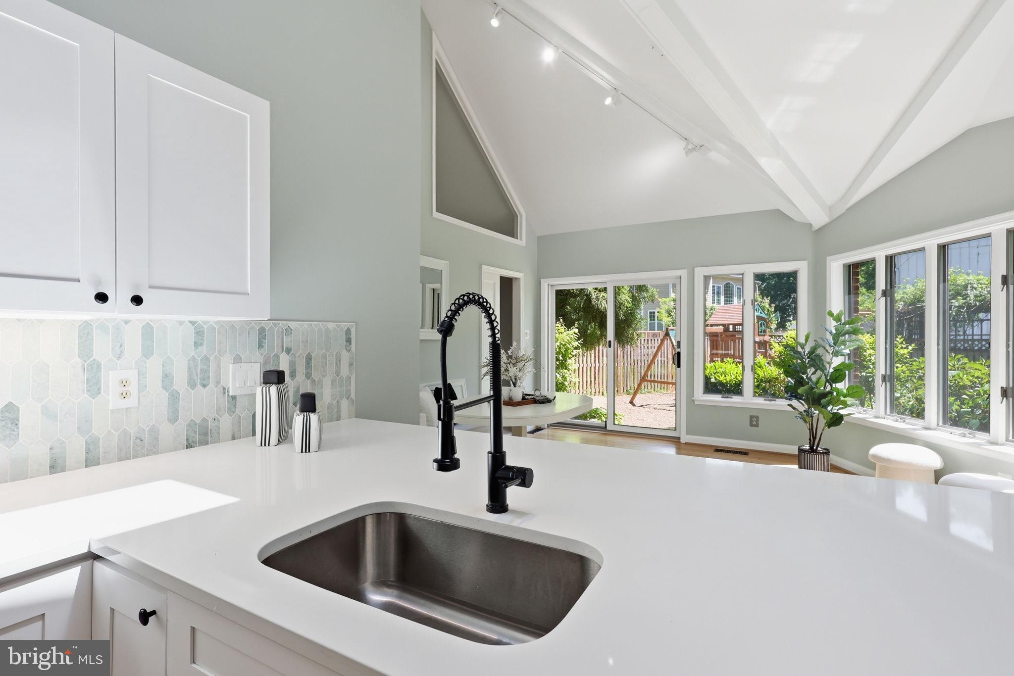 503 Dorchester Road Falls Church, VA 22046 - Photo 11 of 59 Kitchen