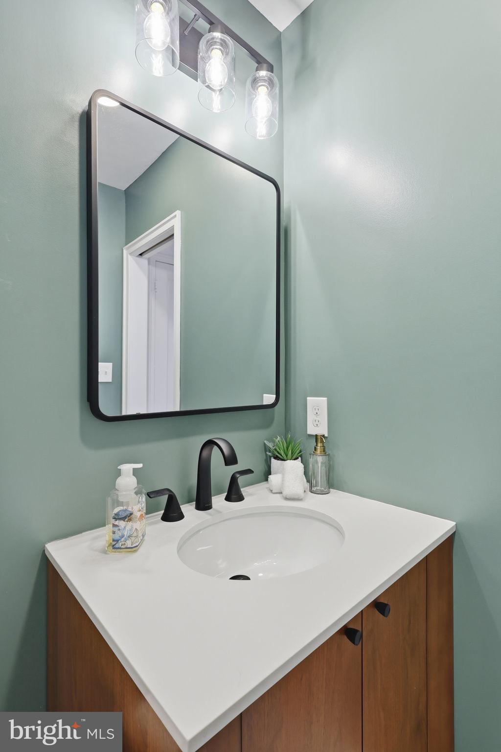 503 Dorchester Road Falls Church, VA 22046 - Photo 19 of 59