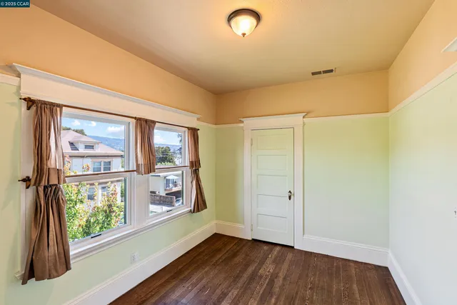 $899,000 | 2840 11th Avenue, Oakland, CA 94610