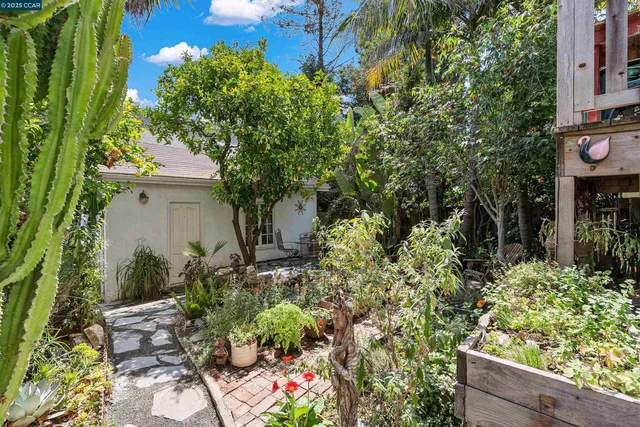 $899,000 | 2840 11th Avenue, Oakland, CA 94610