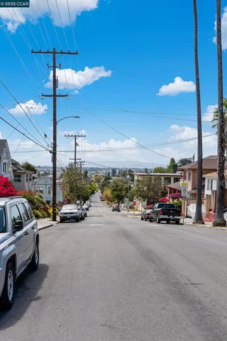 $899,000 | 2840 11th Avenue, Oakland, CA 94610