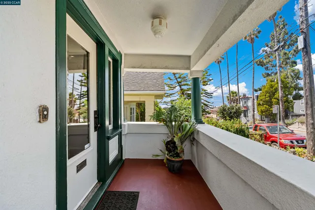 $899,000 | 2840 11th Avenue, Oakland, CA 94610