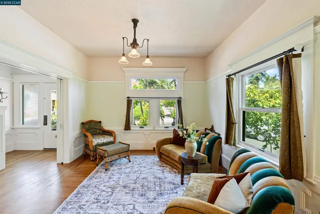 $899,000 | 2840 11th Avenue, Oakland, CA 94610