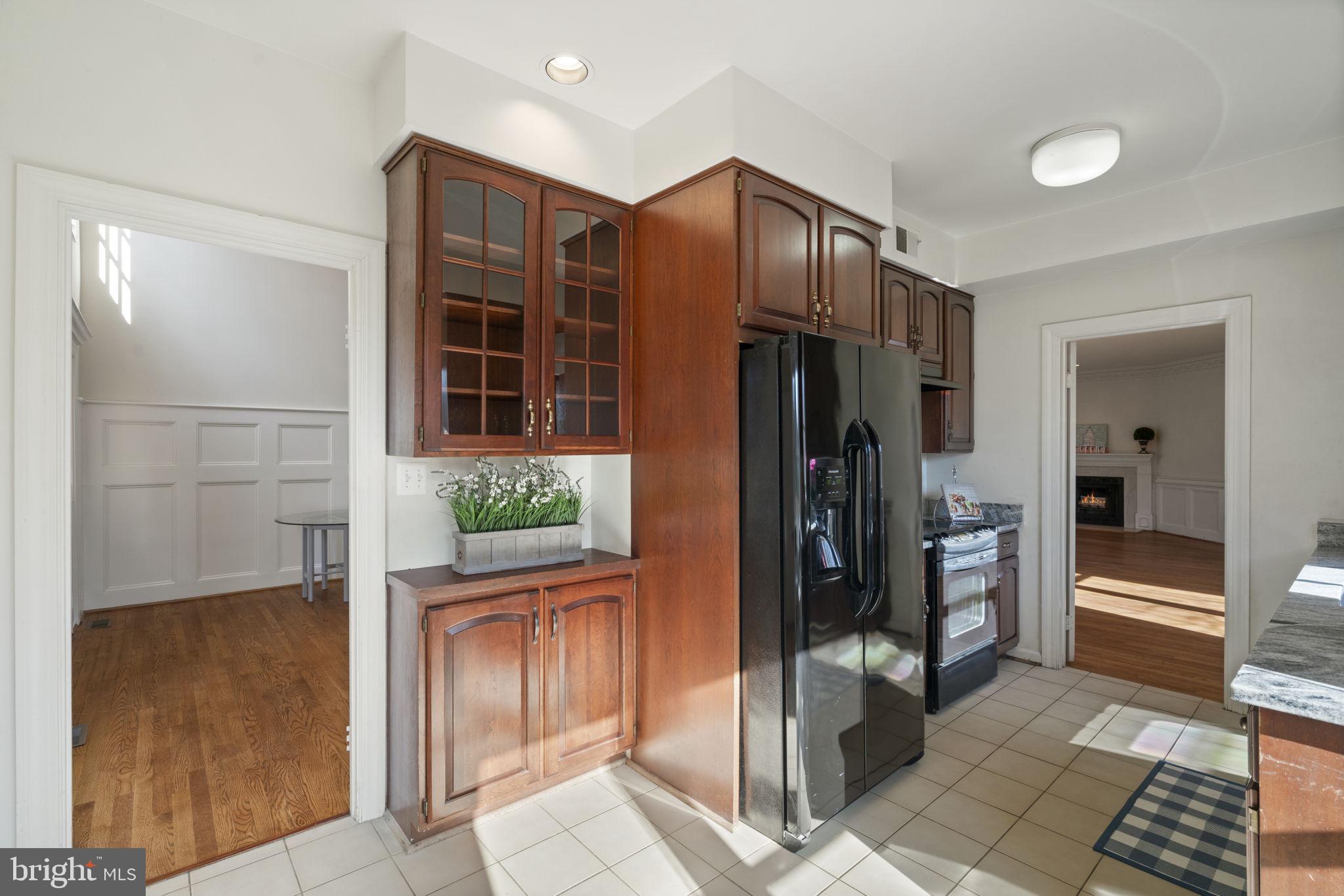 1537 Cedar Avenue McLean, VA 22101 - Photo 19 of 54 a view of walk in closet