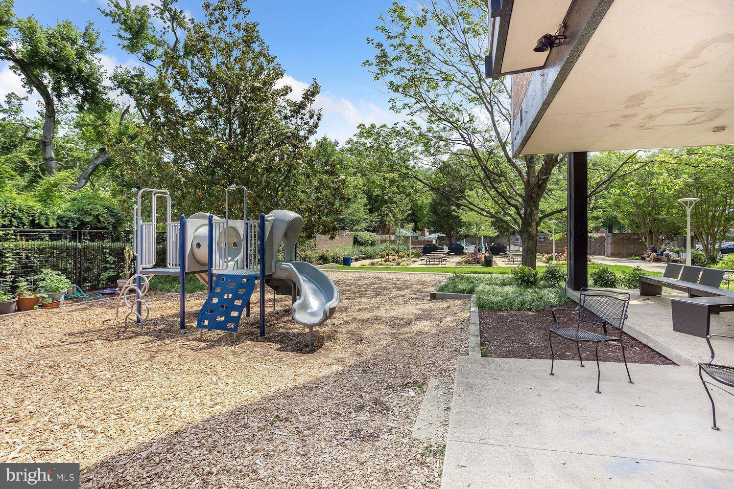 341 O Street Southwest Washington, DC 20024 - Photo 47 of 50