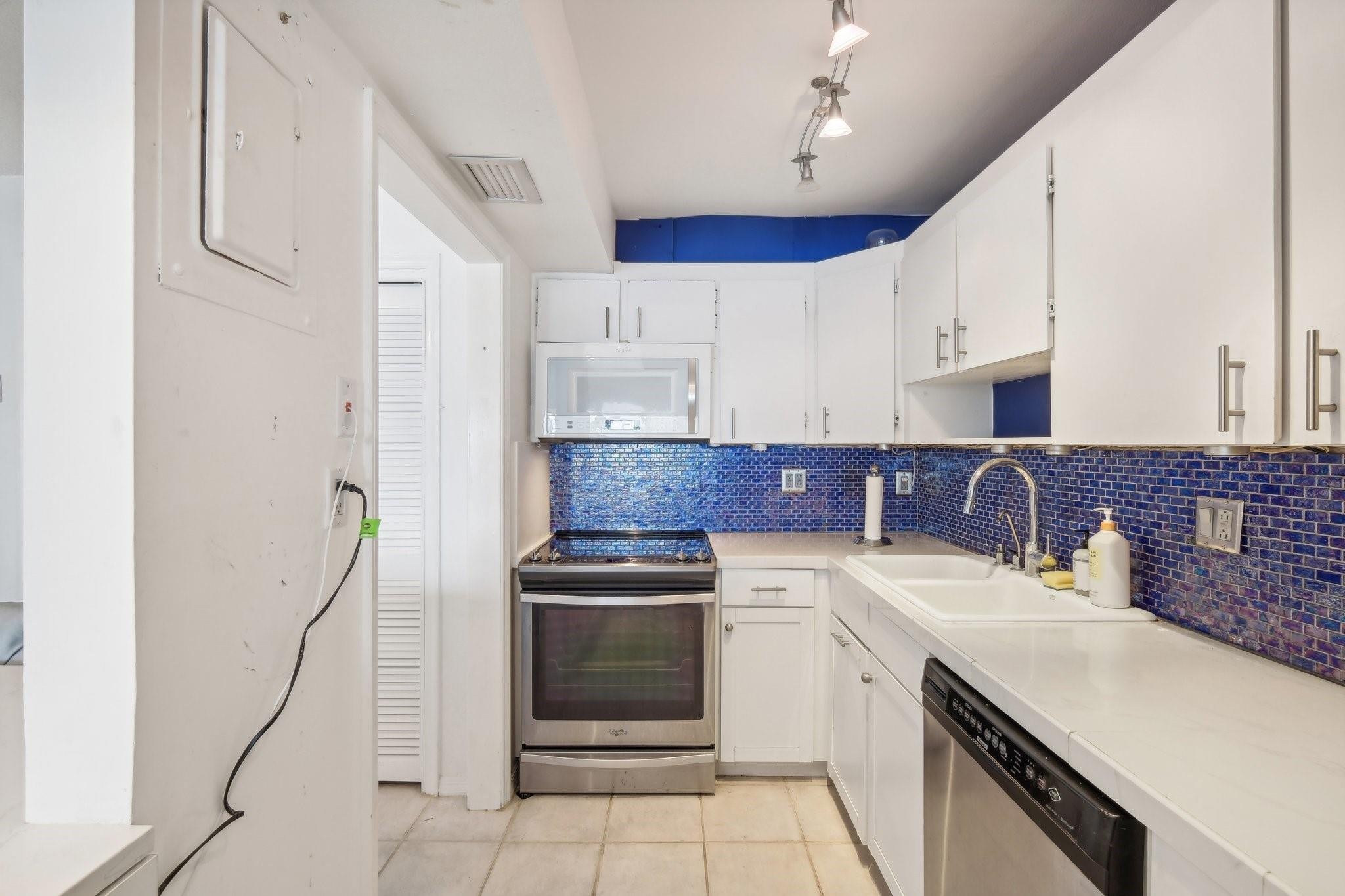 360 Wilma Circle, Unit 3 Riviera Beach, FL 33404 - Photo 12 of 23 Photo 12