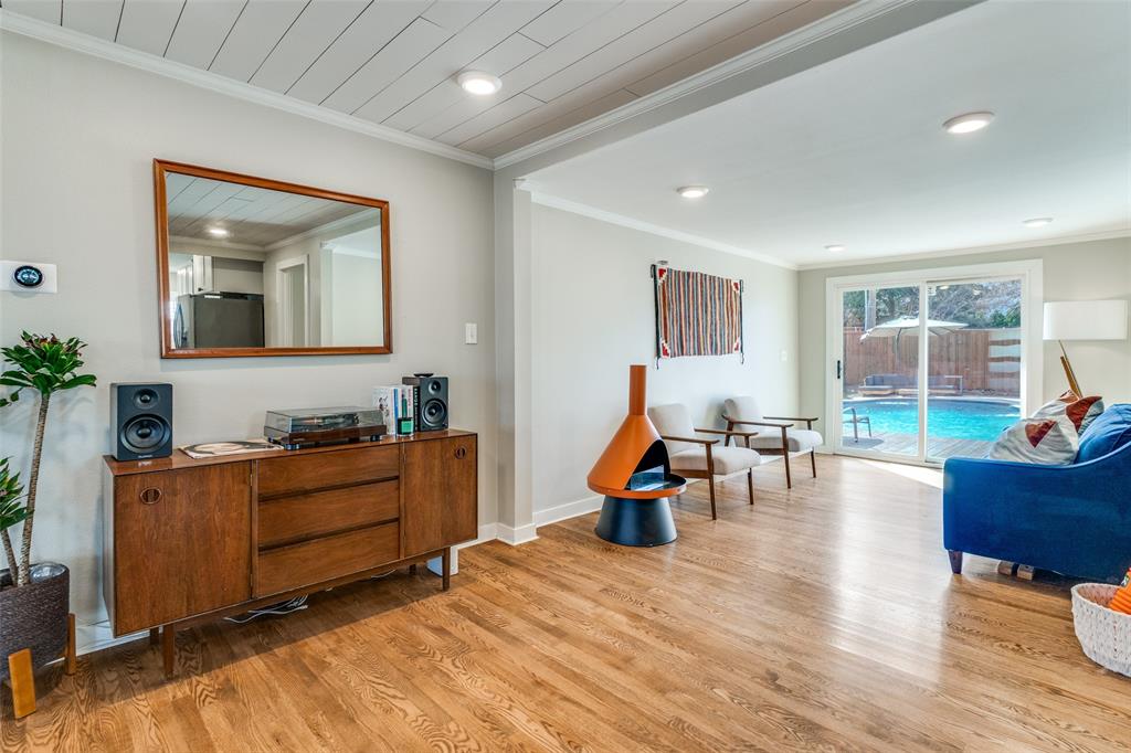 4245 Concho Street Dallas, TX 75206 - Photo 14 of 30 Sitting room featuring crown molding, light wood-type flooring, and recessed lighting
