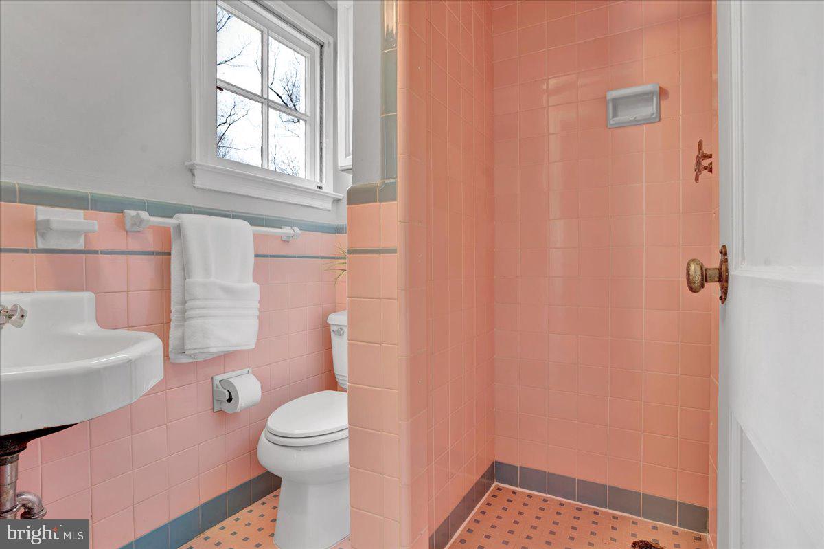 123 Hewett Road Wyncote, PA 19095 - Photo 25 of 32