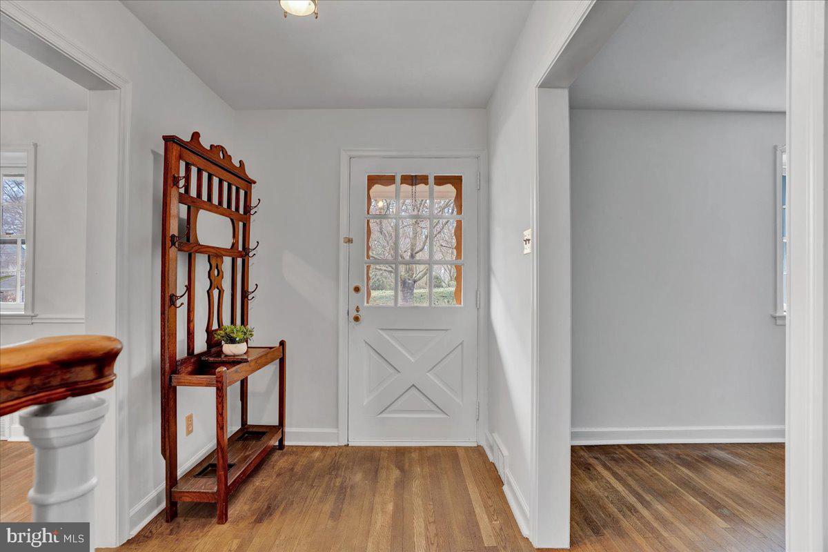 123 Hewett Road Wyncote, PA 19095 - Photo 3 of 32
