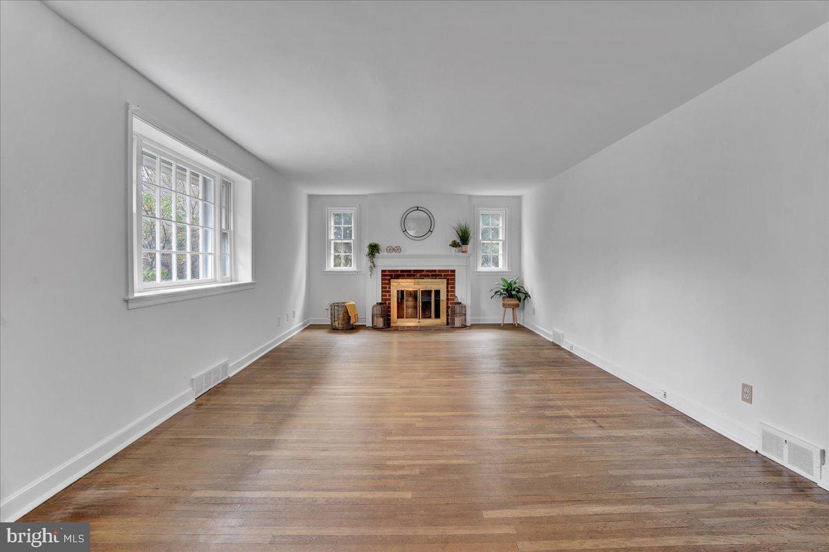 123 Hewett Road Wyncote, PA 19095 - Photo 4 of 32