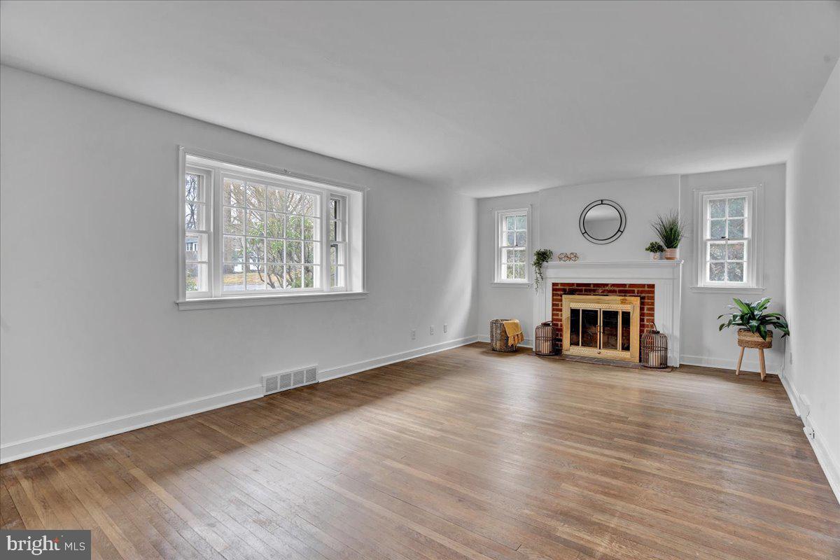 123 Hewett Road Wyncote, PA 19095 - Photo 5 of 32