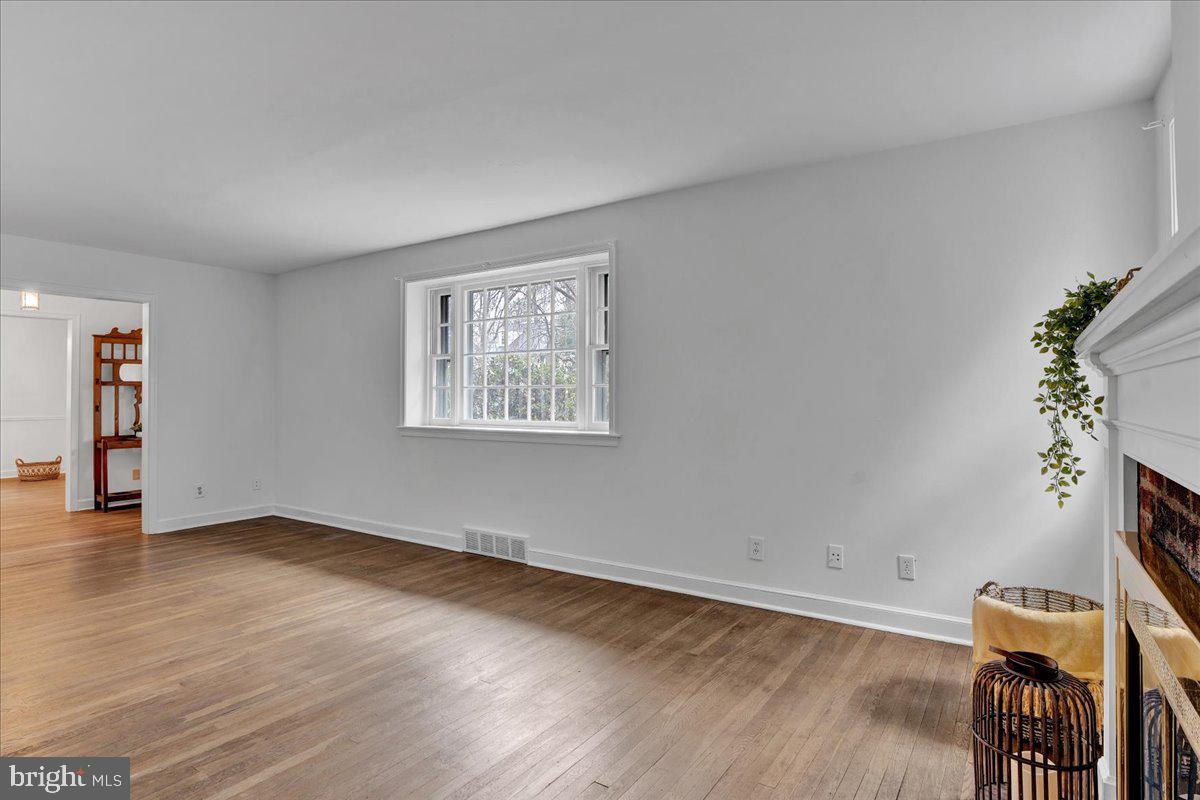 123 Hewett Road Wyncote, PA 19095 - Photo 6 of 32