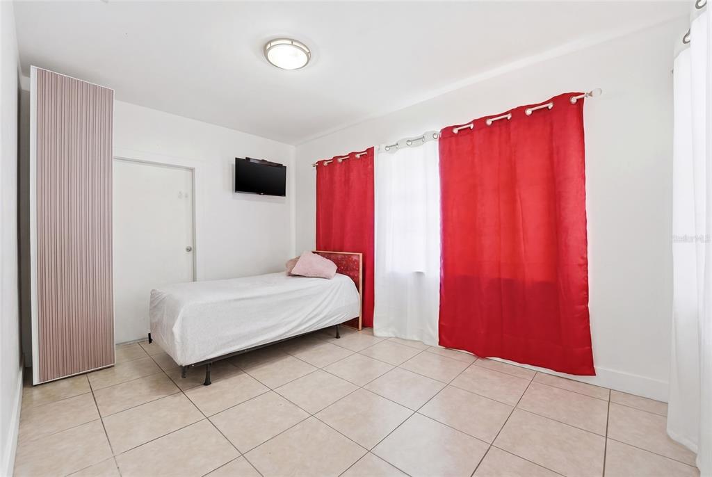 465 East 38th Street Hialeah, FL 33013 - Photo 19 of 40