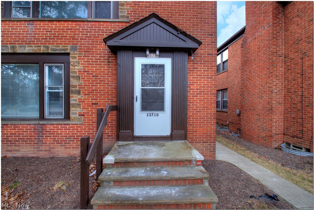 13710 Cedar Road Cleveland, OH 44118 - Photo 2 of 35 Gallery Image 2