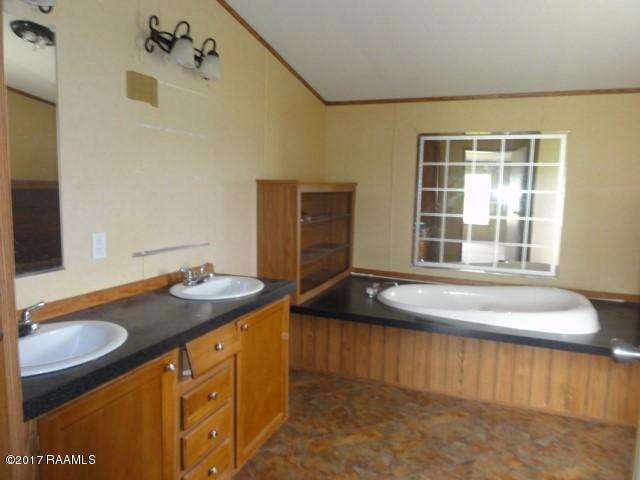 1704 Lagneaux Road Duson, LA 70529 - Photo 13 of 16 BATH 1