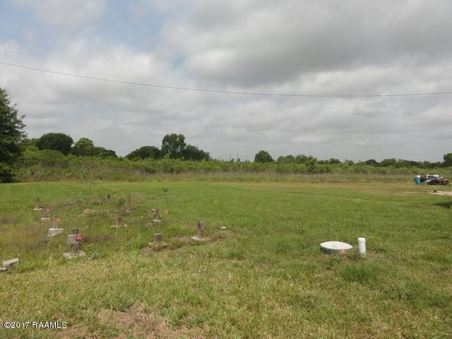 1704 Lagneaux Road Duson, LA 70529 - Photo 3 of 16 BACK YARD