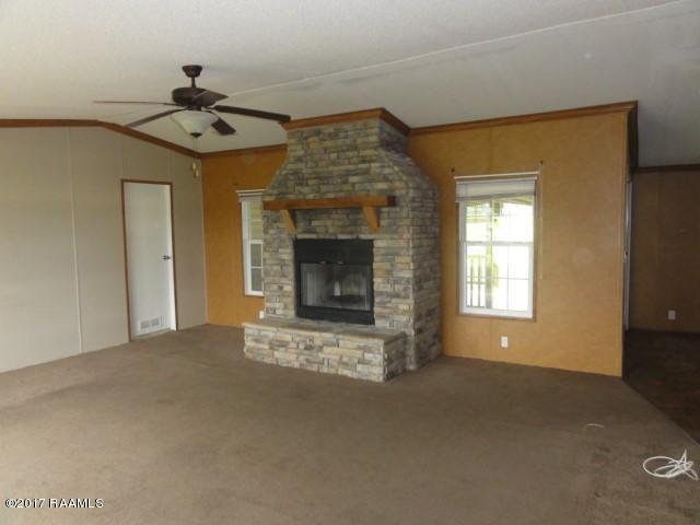 1704 Lagneaux Road Duson, LA 70529 - Photo 6 of 16 LIVING ROOM