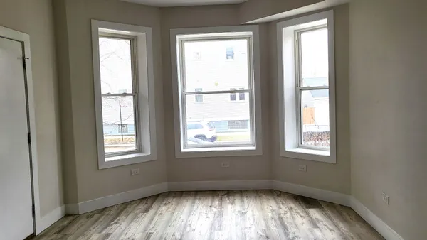 $2,195 | 2904 West Nelson Street, Unit 2, Chicago, IL 60618