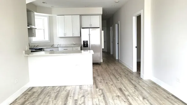 $2,195 | 2904 West Nelson Street, Unit 2, Chicago, IL 60618