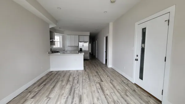 $2,195 | 2904 West Nelson Street, Unit 2, Chicago, IL 60618