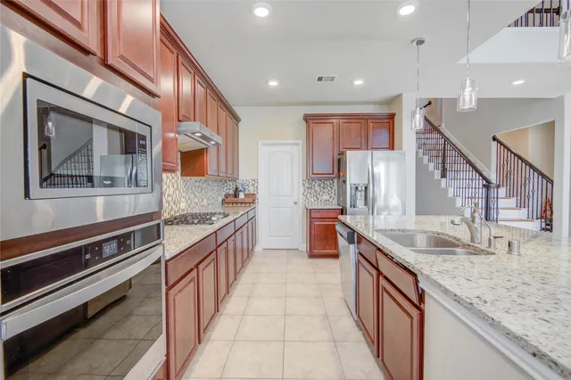 $3,000 | 12902 Oak Falls Drive, Pearland, TX 77584