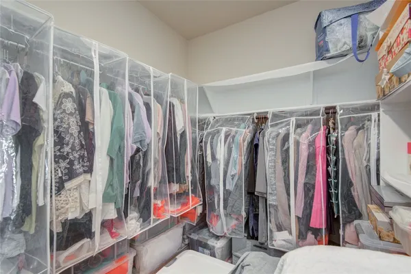 $2,900 | 12902 Oak Falls Drive, Pearland, TX 77584