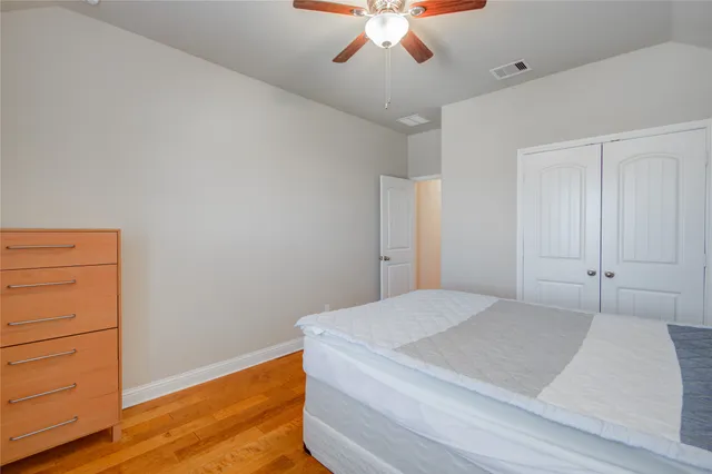 $3,000 | 12902 Oak Falls Drive, Pearland, TX 77584