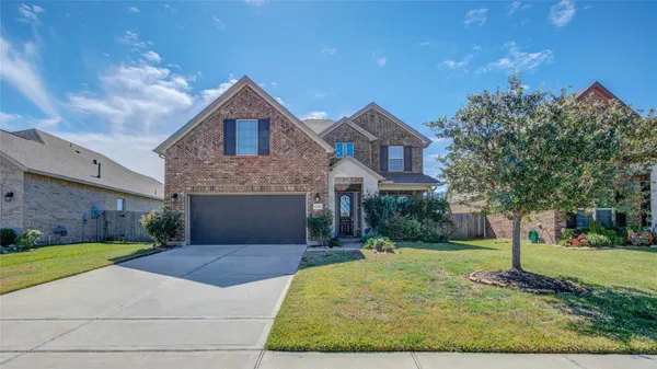 $2,900 | 12902 Oak Falls Drive, Pearland, TX 77584