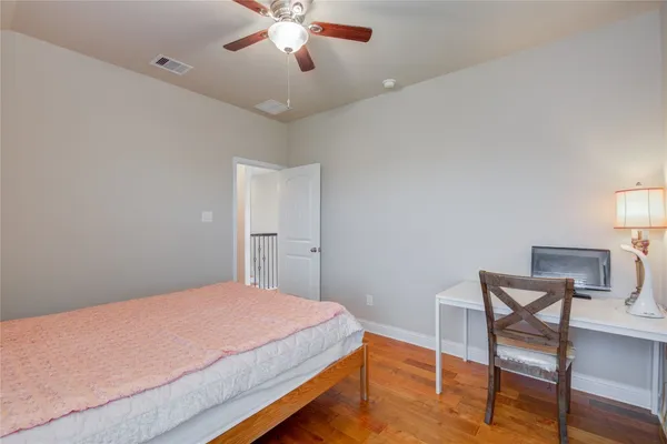 $2,900 | 12902 Oak Falls Drive, Pearland, TX 77584