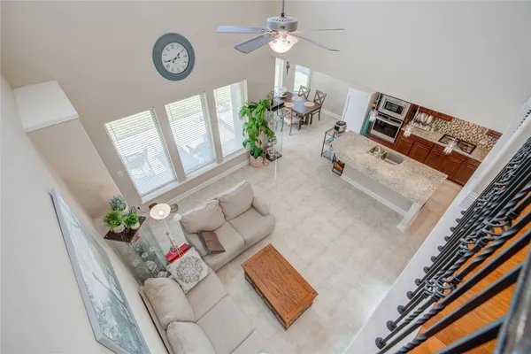 $2,900 | 12902 Oak Falls Drive, Pearland, TX 77584