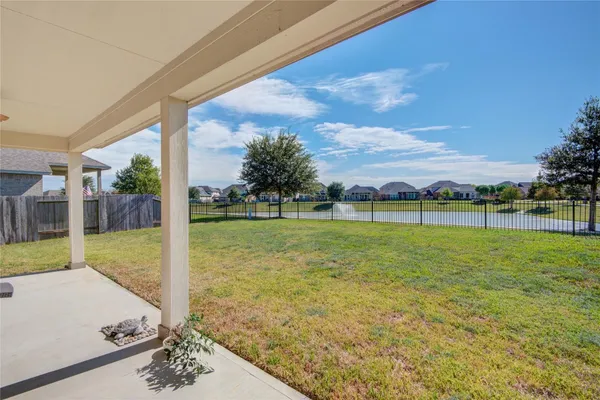 $2,900 | 12902 Oak Falls Drive, Pearland, TX 77584