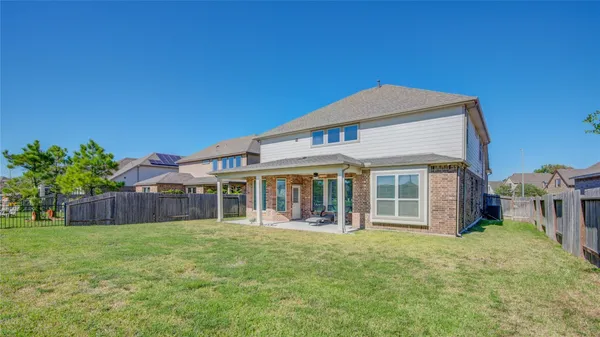 $2,900 | 12902 Oak Falls Drive, Pearland, TX 77584