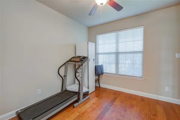 $2,900 | 12902 Oak Falls Drive, Pearland, TX 77584