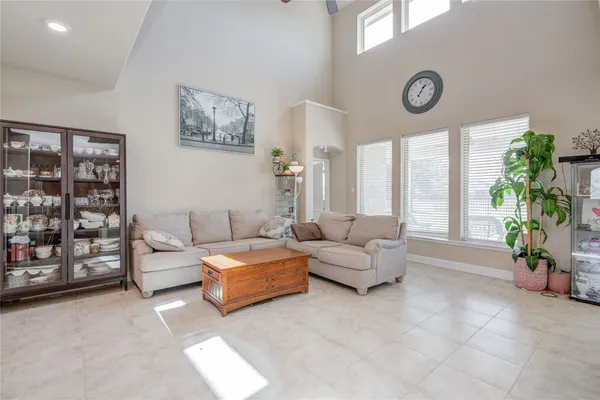 $2,900 | 12902 Oak Falls Drive, Pearland, TX 77584