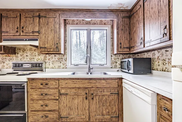 $339,000 | 1398 N Road, Gilead, ME 04217