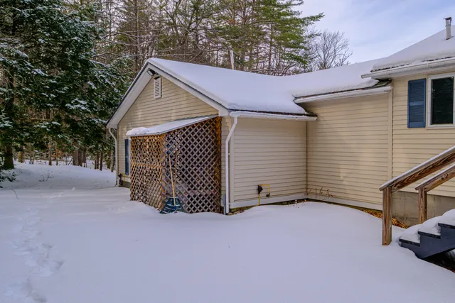 $339,000 | 1398 N Road, Gilead, ME 04217