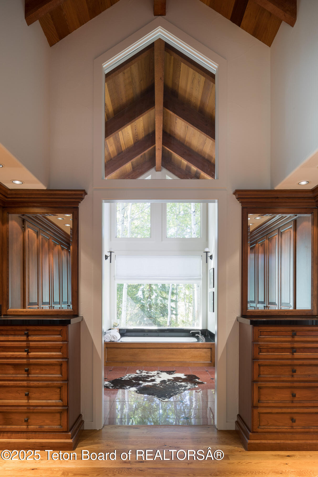 2540 Trader Road Jackson, WY 83001 - Photo 24 of 45 Junior Primary Closet/Bath