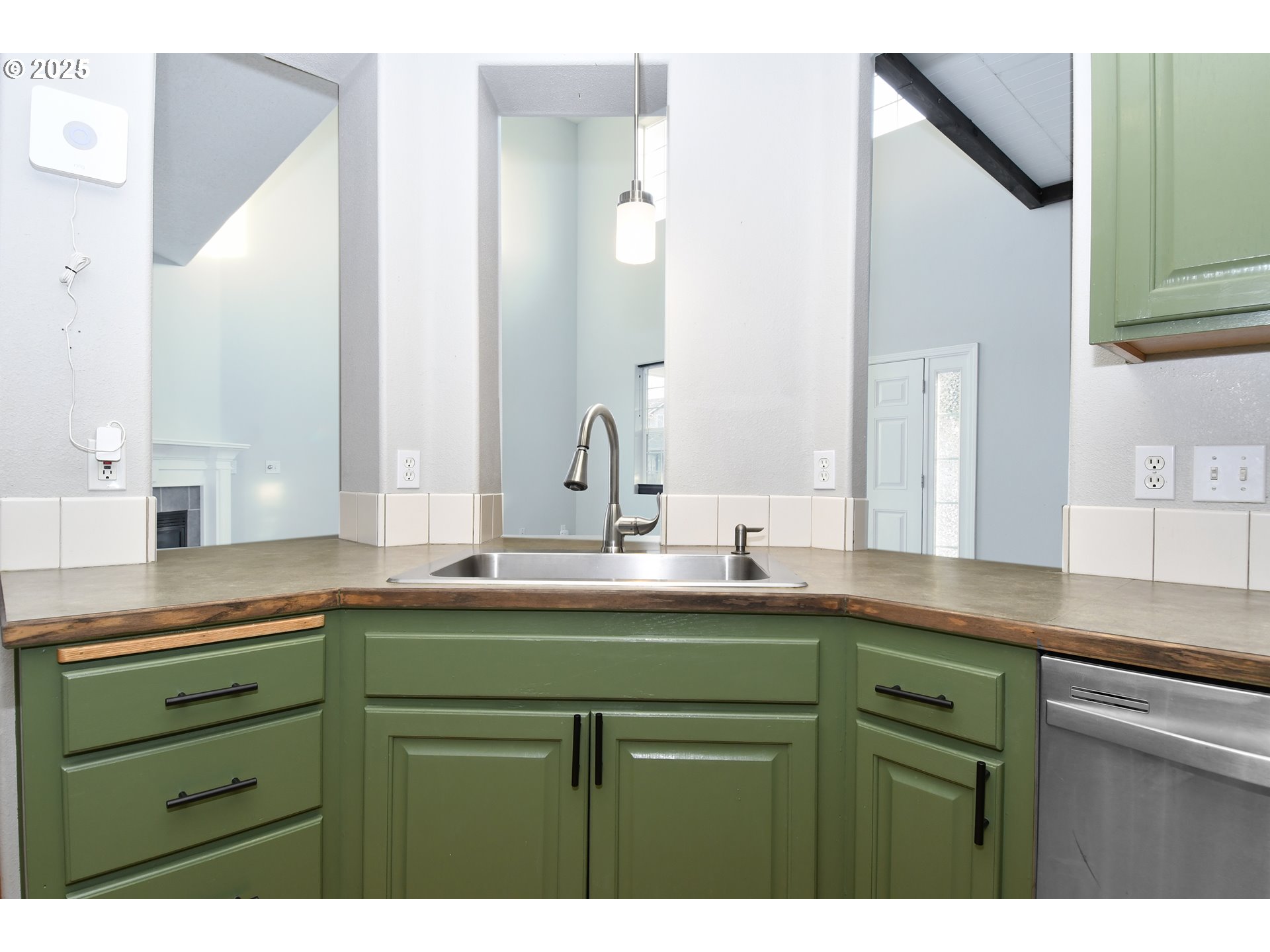 3605 Southwest 25th Street Gresham, OR 97080 - Photo 18 of 38