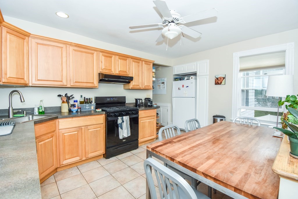 38 High Street, Unit 2 Newton, MA 02464 - Photo 11 of 25