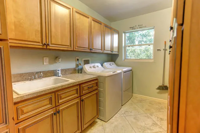 $430,000 | 328 East Jasmine Drive, Lake Park, FL 33403