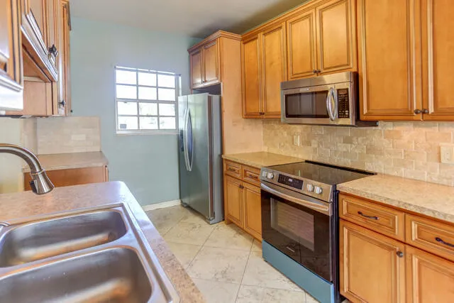 $430,000 | 328 East Jasmine Drive, Lake Park, FL 33403