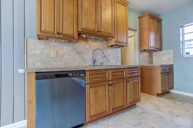 $430,000 | 328 East Jasmine Drive, Lake Park, FL 33403