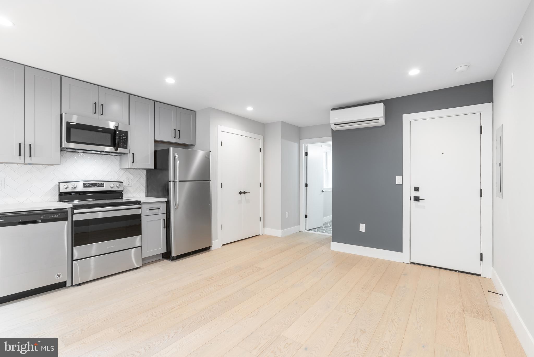 1707 Rittenhouse Square, Unit 3R Philadelphia, PA 19103 - Photo 3 of 9